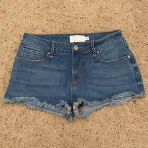 Kendall and Kylie denim shorts size 27